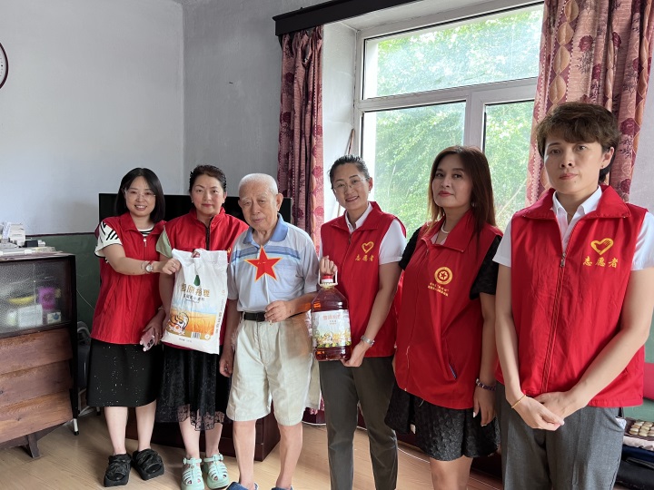 【情暖老兵送温暖 致敬最可爱的人】LETOU国际米兰·(中国区)官方网站建北颐养院联合建北社区开展“八一”拥军慰问